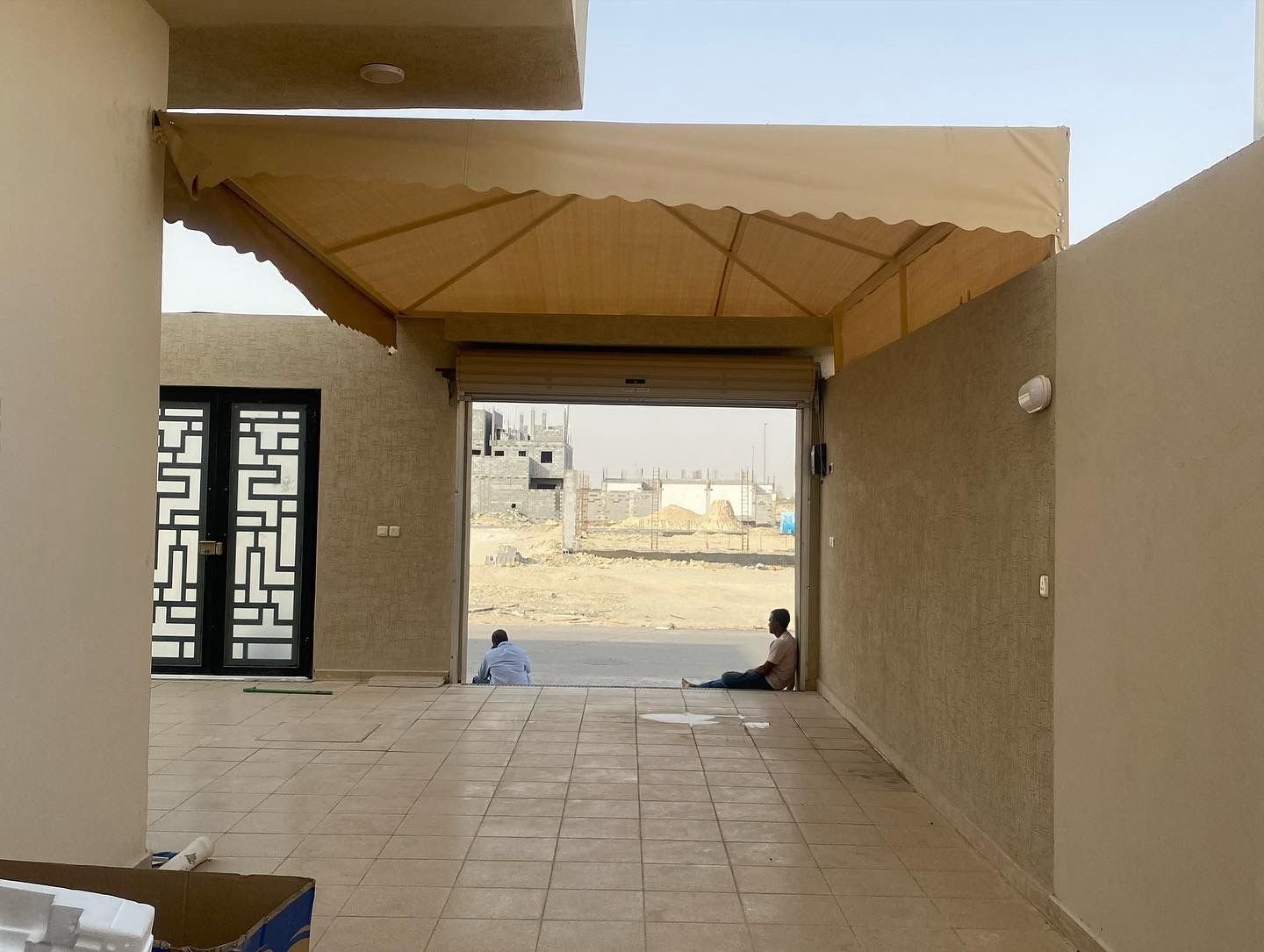 مظلات الاحساء الهفوف افضل حداد مظلات وسواتر الأحساء تركيب برجولات جلسات خارجية مظلات سيارات الاحساء 
