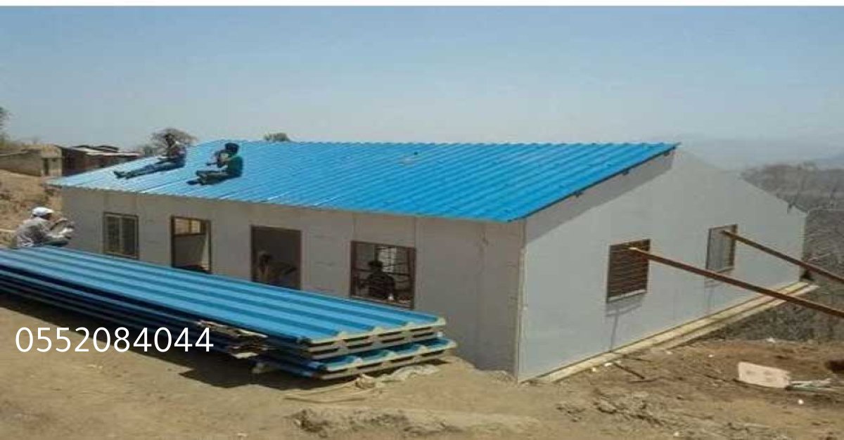 الساندويتش بانل يمكن تركيبه بسرعة وسهولة مع توفير التكاليف.